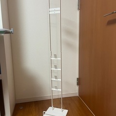 ダイソン掃除機スタンドの画像