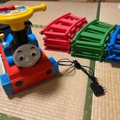 トーマス　電動　乗り物