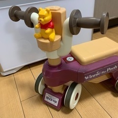 くまのプーさん　おしゃべりウォーカーライダー　コンビカー