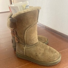 emu エミュ ムートン カーキ色 オーストラリア 24.5cmの画像