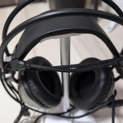 ゲーミングヘッドセット　スタンド付の画像