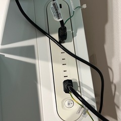本日限定！⭐︎無料⭐︎新品同様　イケア　ミッツォーン　PCデスク　ホワイト　160×80 電源タップつきの画像