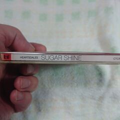 ♣　Sugar Shine　 Heartsdales 　姉妹ラッパーHEARTSDALESのセカンド・アルバムは、SOUL'd OUT、山本領平、DOUBLE、風林火山、DJ FUMIYA、AI、SUITE CHICといった2000年代のジャパニーズ・ヒップホップ～R&Bを代表するトップ・アーティストを贅沢にフィーチャーしたゴージャスな仕上がり。セクシー、スムース&クール!の画像