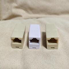 LANケーブル用中継コネクタ3個とLANケーブル　4本　2m16センチと　2m10センチと　3m（約）10m（約）　（4本共.約です）の画像