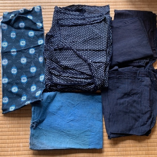 藍染 藍染め 古布 蔵出し 初出品 1.2kg はぎれ　セット　まとめて まとめ売り 生地 ハギレ　骨董　古物　フリマ 着物 江戸 大正 昭和 アンティーク　紬 ヴィンテージ　木綿 当時物 裁縫　リメイク　手芸　生地　昭和レトロ アンティーク はぎれ ハンドメイド パッチワーク リメイク 材料  着物 浴衣 羽織 帯 つまみ細工   縮緬細工 吊るし飾り 手芸 小物 洋服 カバン 小物入れ ポーチ コート バック　ハンドメイド