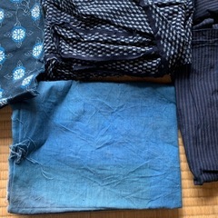 藍染 藍染め 古布 蔵出し 初出品 1.2kg はぎれ　セット　まとめて まとめ売り 生地 ハギレ　骨董　古物　フリマ 着物 江戸 大正 昭和 アンティーク　紬 ヴィンテージ　木綿 当時物 裁縫　リメイク　手芸　生地　昭和レトロ アンティーク はぎれ ハンドメイド パッチワーク リメイク 材料  着物 浴衣 羽織 帯 つまみ細工   縮緬細工 吊るし飾り 手芸 小物 洋服 カバン 小物入れ ポーチ コート バック　ハンドメイド　　の画像