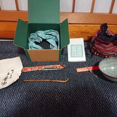 箱入り　茶道用具かな？　