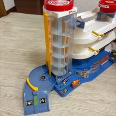 トミカビルの画像