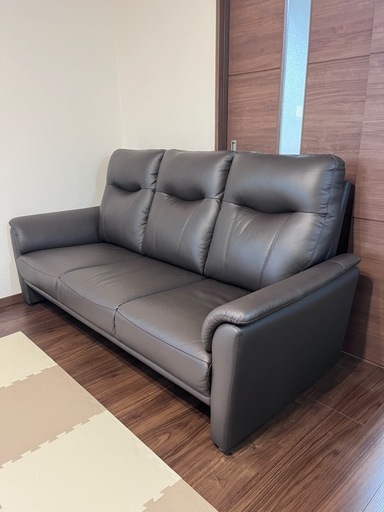 ニトリ3人掛けソファー