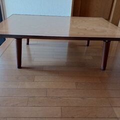 テーブル