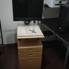 液晶モニター、モニターアーム、引き出し