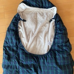 ダウンケープ　防寒ケープ