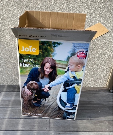 joie 
ベビーカー ライトトラックス