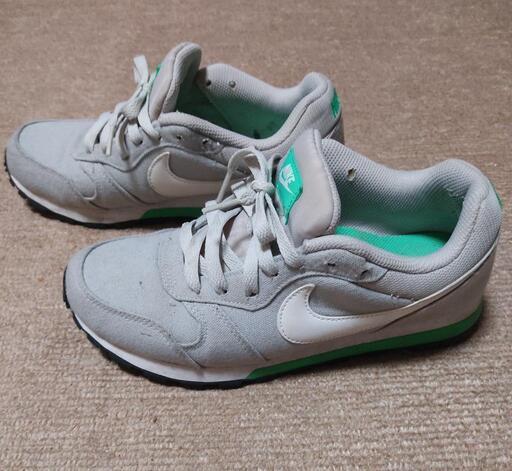NIKE  スニーカー　24cm