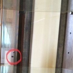 値下げ価格⤵️ガラス戸棚【観音開き・照明付き】の画像