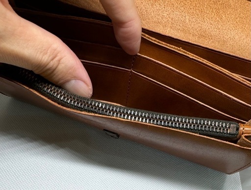 【革が凄いんです！】貴重・廃盤品　モブリス  長財布