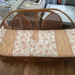 ラタンソファの画像