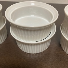 9/15ガレージセール　ココット6つセットの画像