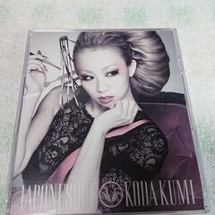 ♣　JAPONESQUE　 倖田來未 　倖田來未の10thアルバム。TEEDAを迎えた「Poppin love cocktail」やドラマ『謎解きはディナーのあとで』オープニング曲「Love Me Back」などのシングルを含む、全17曲収録の豪華盤の画像