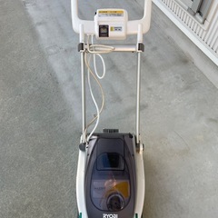 リョービ　
充電式芝刈り機
