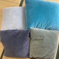 IKEAクッション4個カバー付き