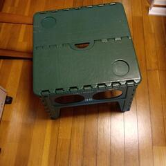スロワーの折りたたみテーブルです