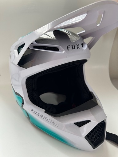 【美品】　
FOX V1 ヘルメット