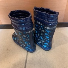 新品
長靴　20cm 恐竜柄の画像