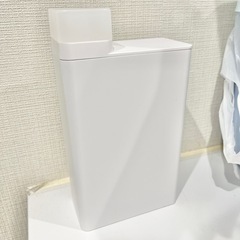 Tower 山崎実業　詰め替え用ランドリーボトル ホワイトの画像