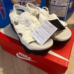 新品 ナイキエアマックスココ