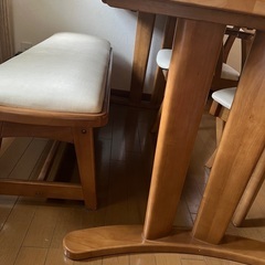 ダイニングテーブルの画像