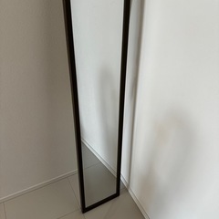 ドアに引っ掛けるタイプの鏡の画像