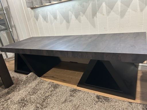 テレビ台　テーブル