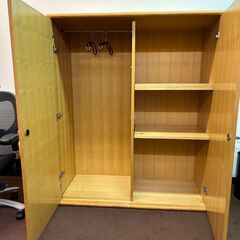 Cassina 木製キャビネット　両開き　の画像