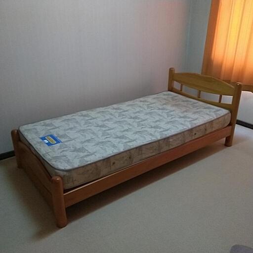 シングルベッド