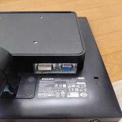 PCモニター 17インチ +ケーブル2本の画像