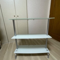 ガラス飾り棚