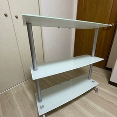 ガラス飾り棚の画像