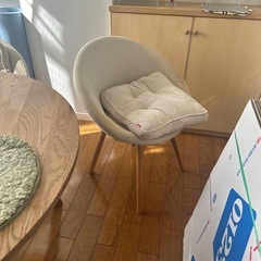 無料！ダイニングチェア二脚