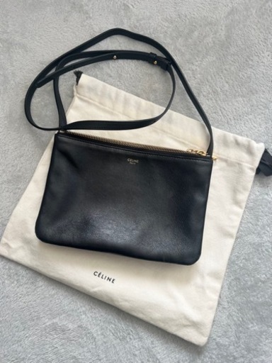 【定価15万 CELINE トリオラージ　ショルダーバッグ  ブラック