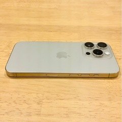 iPhone 15 pro 256g SIMフリー　ナチュラルチタニウム　バッテリー91%の画像