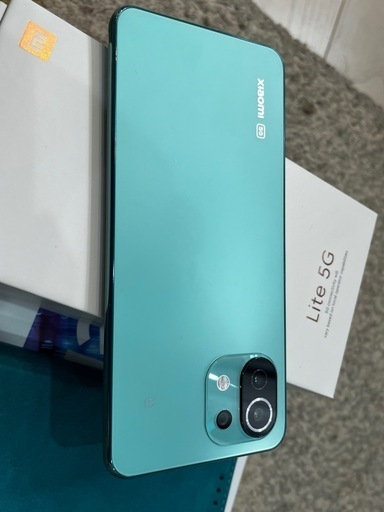 【美品】Xiaomi SIMフリースマートフォン MI 11 LITE 5G
