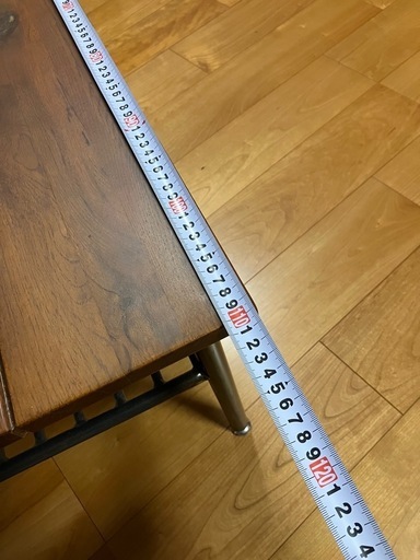 テーブル
