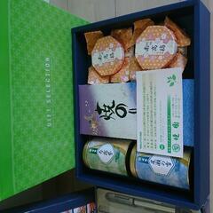もらってください！キッチンツールセットと海苔・茶・梅の画像