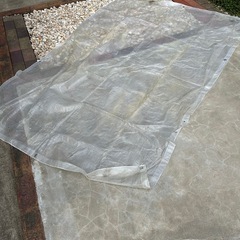 ブルーシート、白いシート
の画像