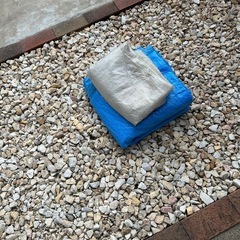 ブルーシート、白いシート
の画像