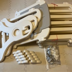 【9/16限定価格】置くだけベビーサークル　扉つき　最大取り付け幅551cmの画像