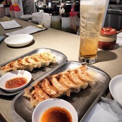 【餃子バル】餃子とお酒が自慢のおしゃれな店　スタッフ募集（ホール・キッチン）の画像