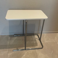 IKEAサイドテーブル
の画像