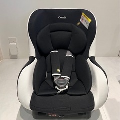【使用回数少ない美品】combi  チャイルドシート
